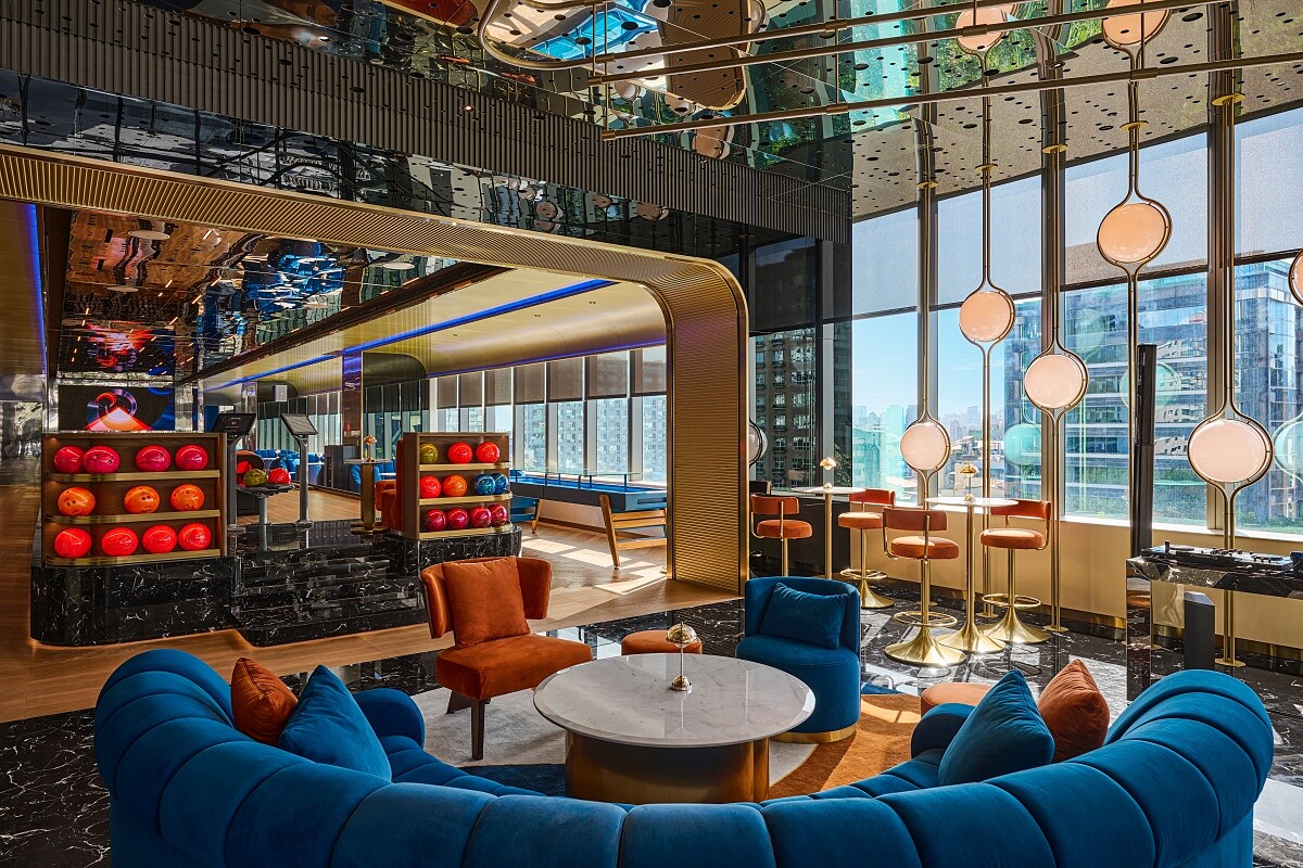 位於5樓的全新概念運動酒吧「滾BAR（Rolling Bar）」正式開幕。