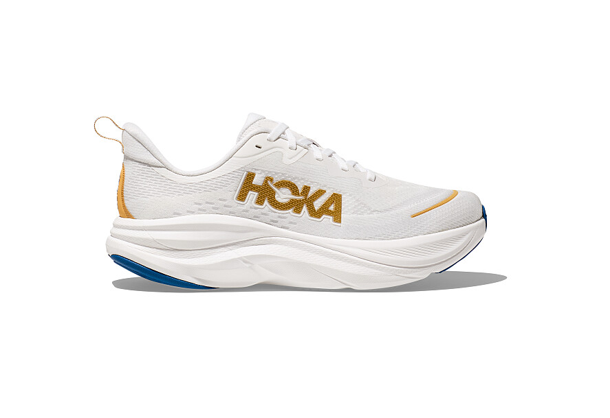 Skyflow霜白色/金 NT5,280