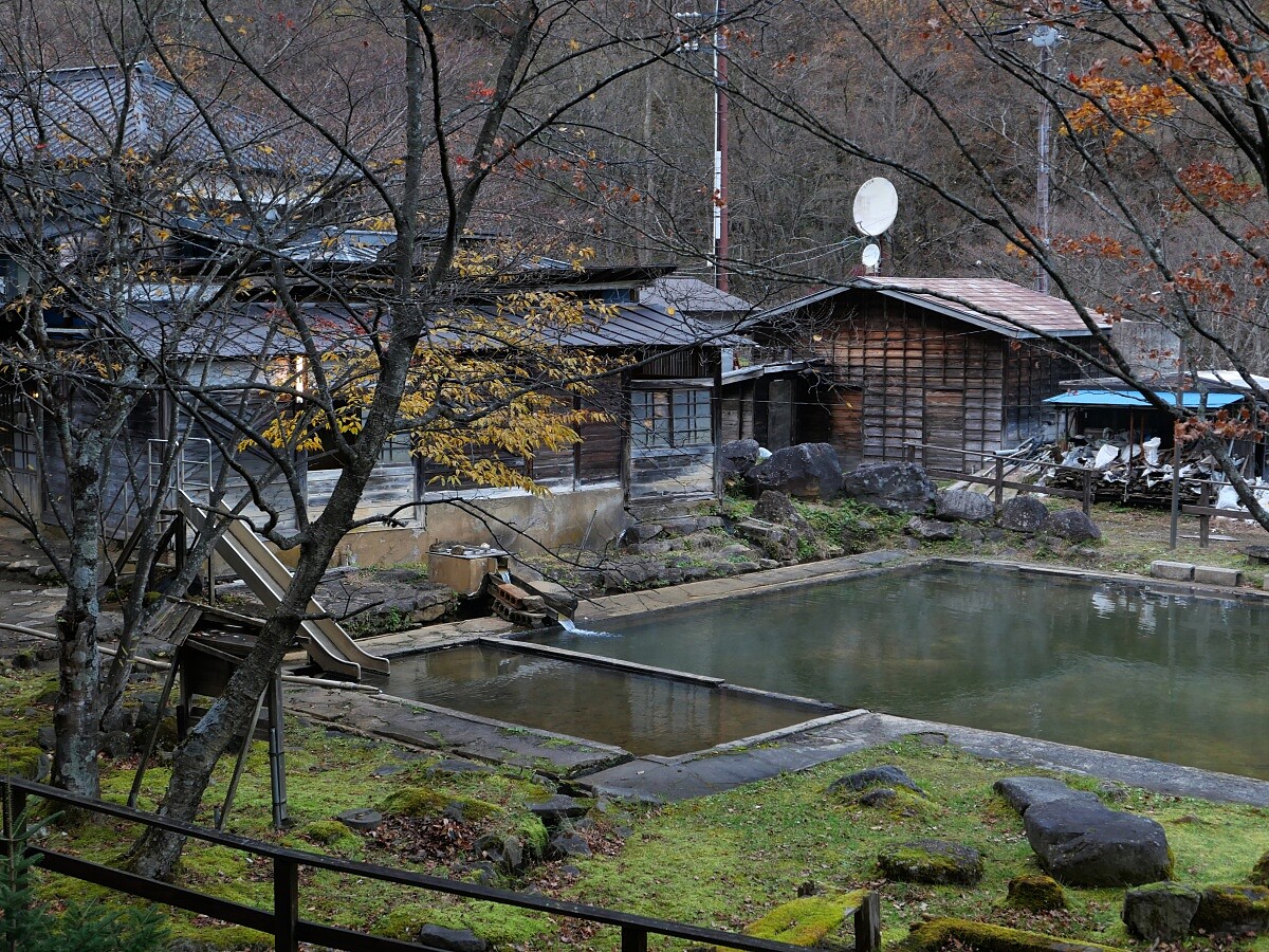 旅館入口的「泳湯」。