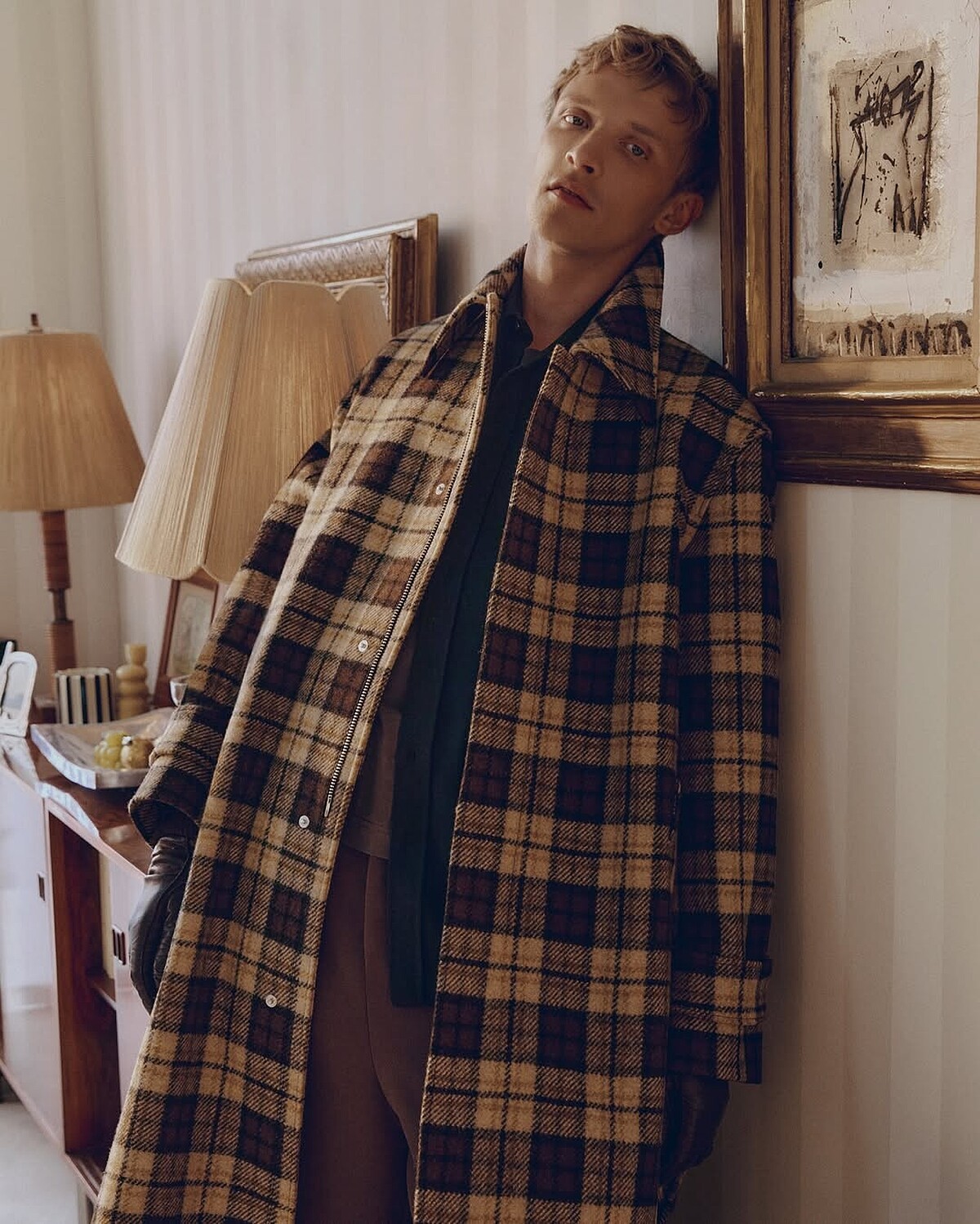 AMI Belted mac in wool laminated with contrasted cotton canvas (NT$89,800)