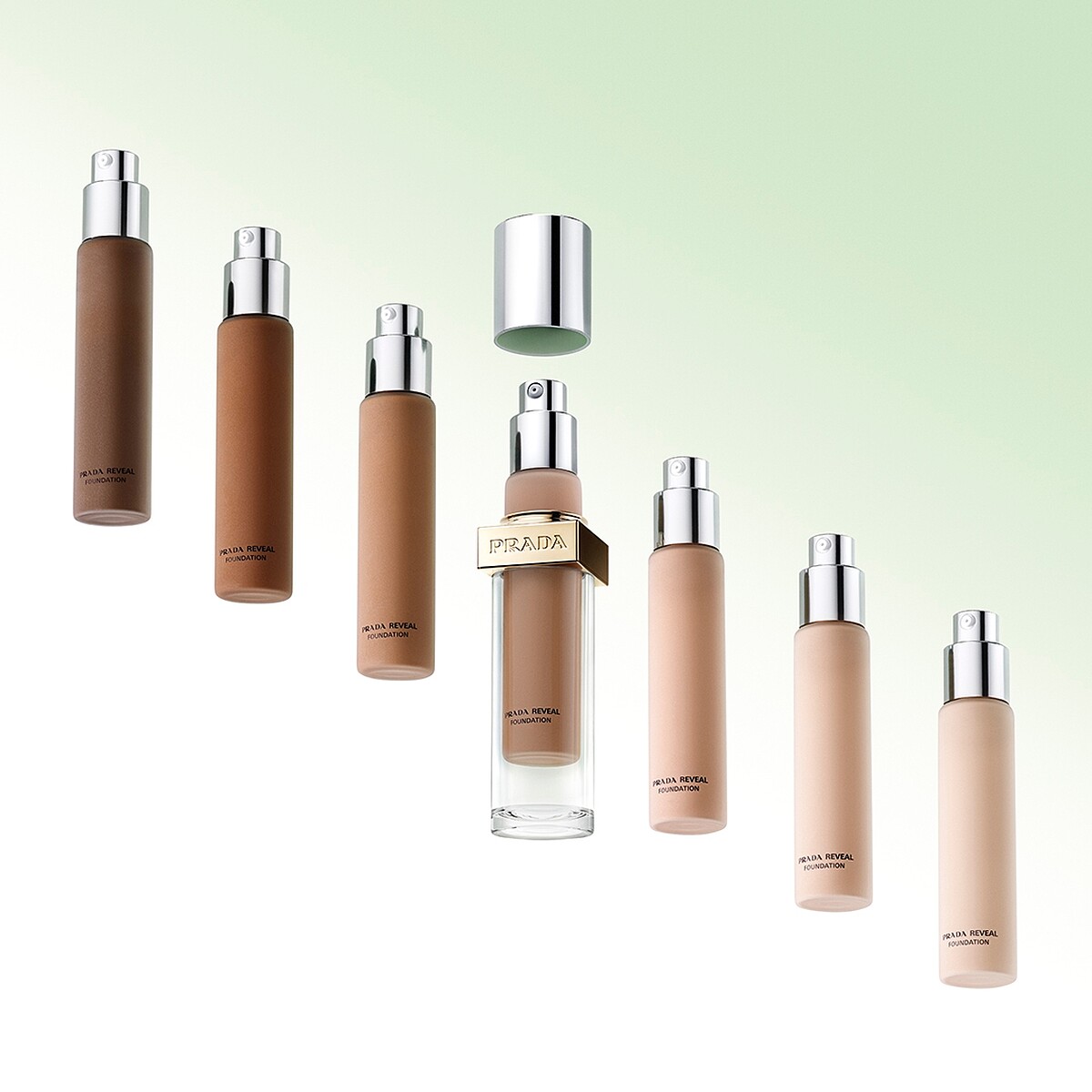 Prada Beauty原生霧光持久粉底形象圖。