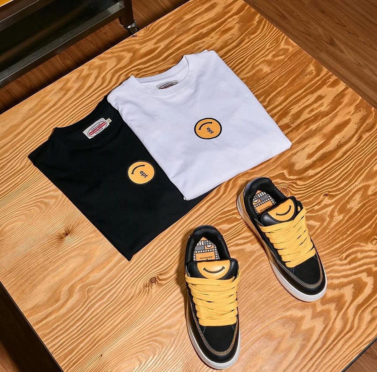 聯名T恤,NT$2,000。