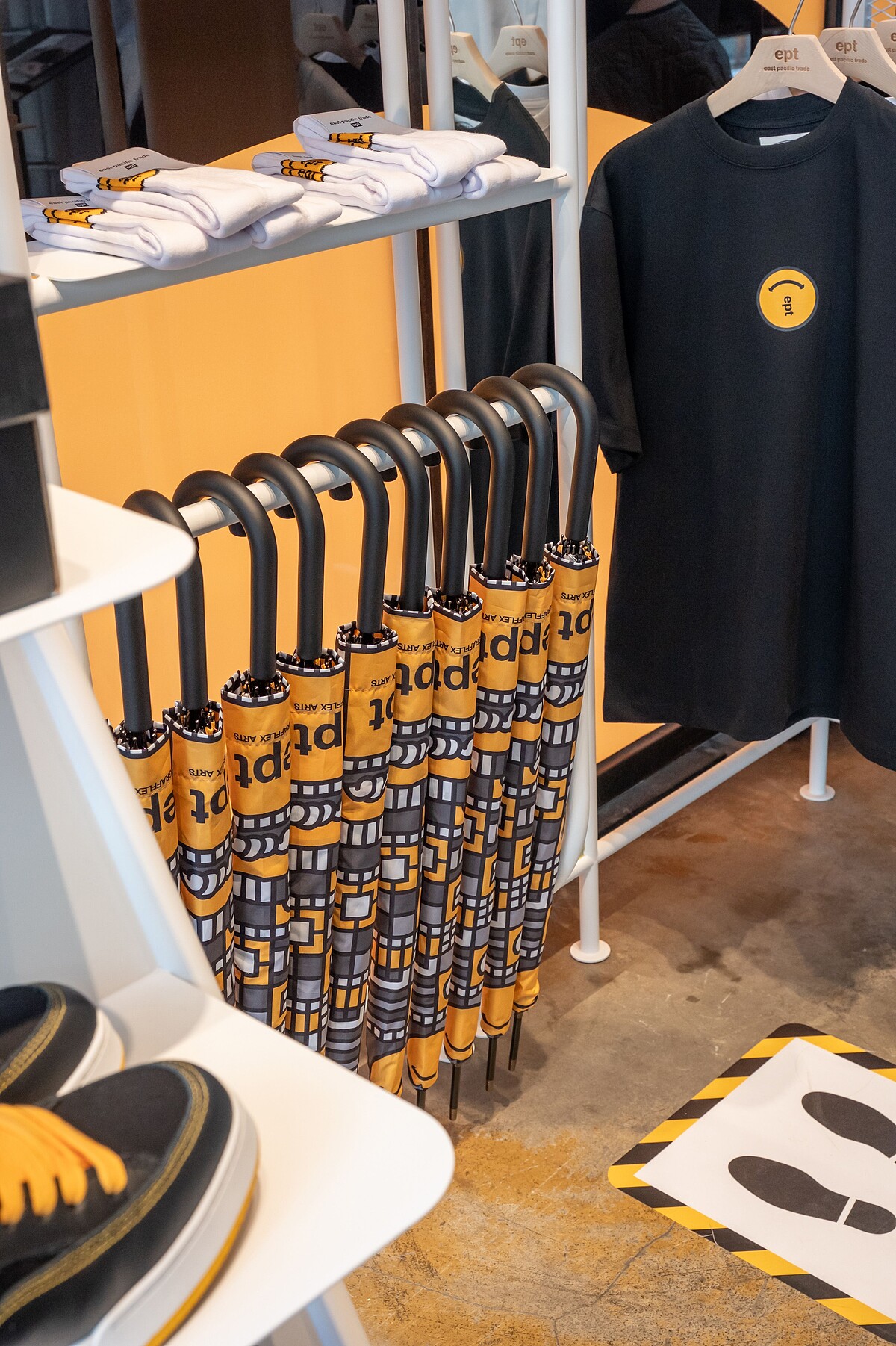 聯名雨傘,NT$1,600。