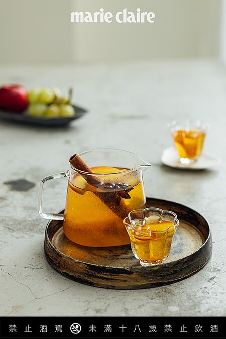 索艾克提出令人驚喜的「香料水果熱高粱」新鮮組合。