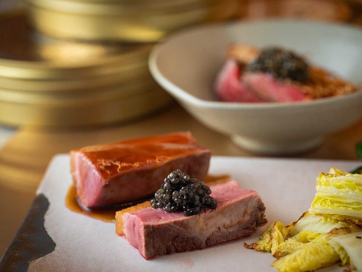 凡預訂包廂包場的客人，即可選購初魚X Royal Caviar Club主廚客製魚子醬套餐。