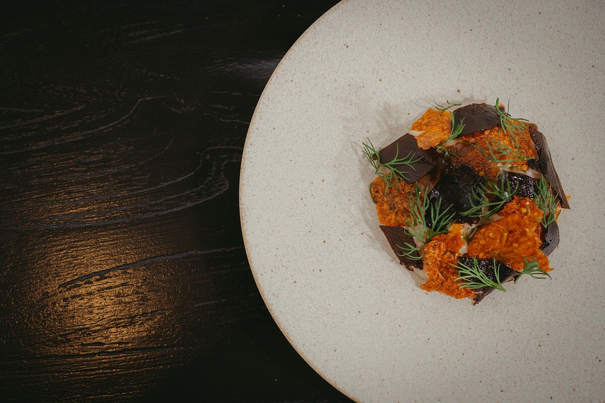 蝦肉卡布里沙拉。