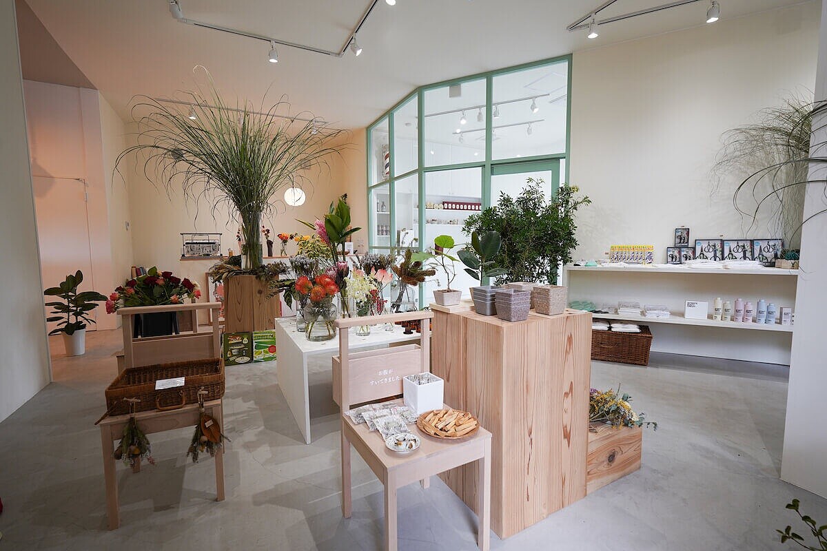 「Norfolk Gallery by Dear,Folks＆Flowers」。