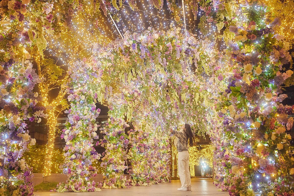 台北101花蕊蝶舞光廊 。