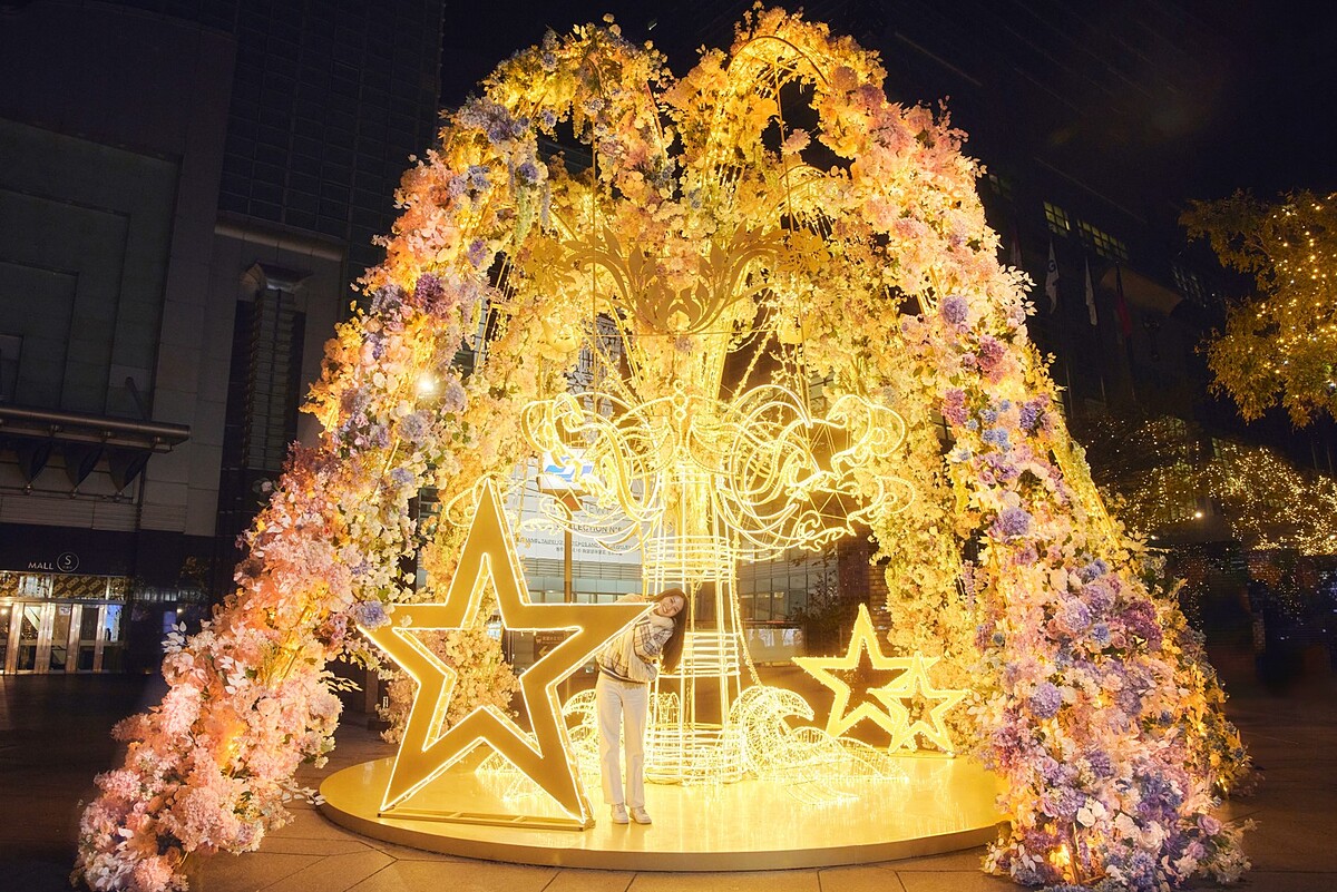 台北101流光溢彩噴泉。