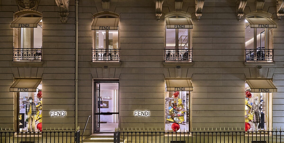 FENDI巴黎的櫥窗設計。