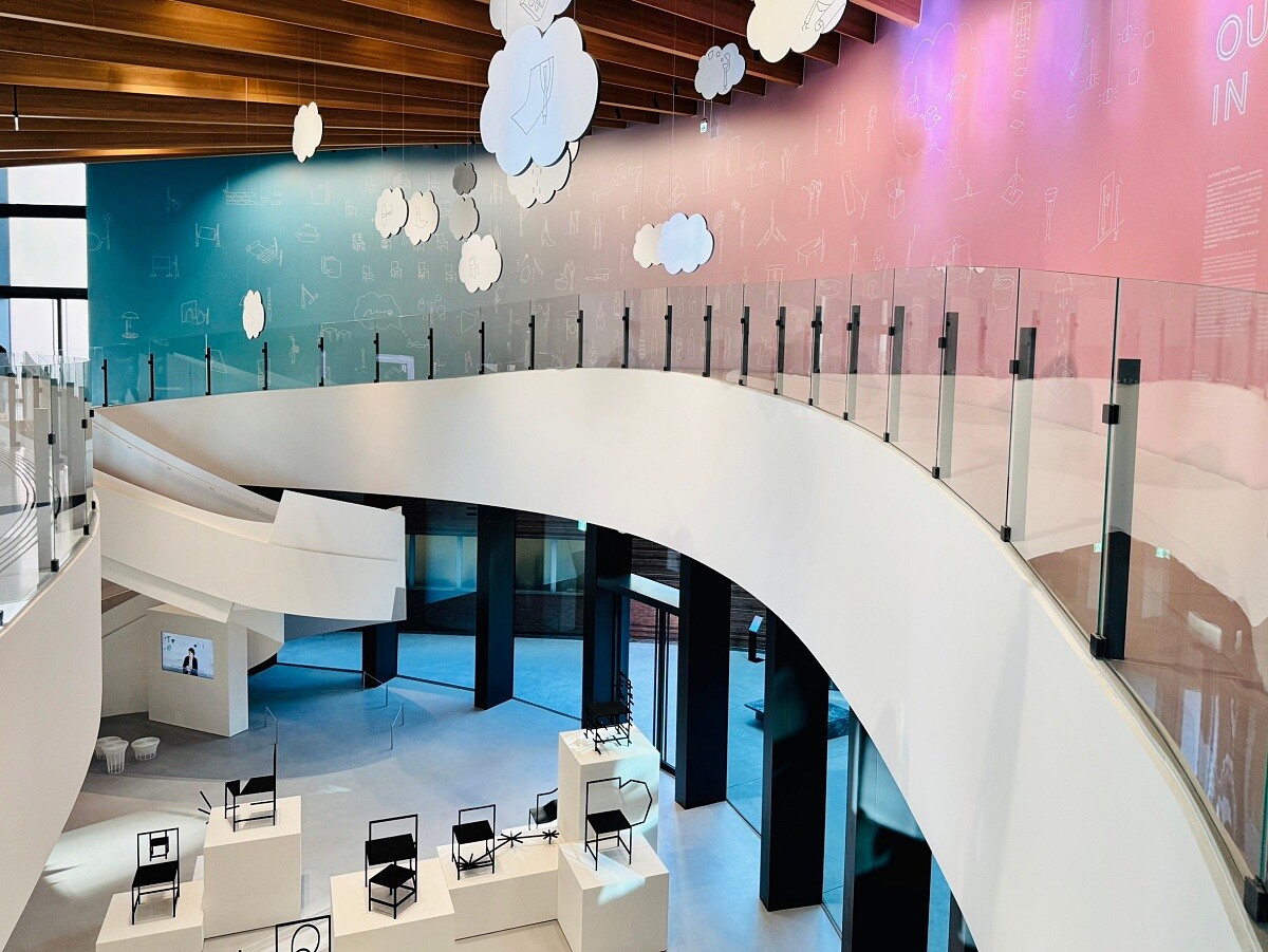 開幕首展《OUTLINES IN BETWEEN》。