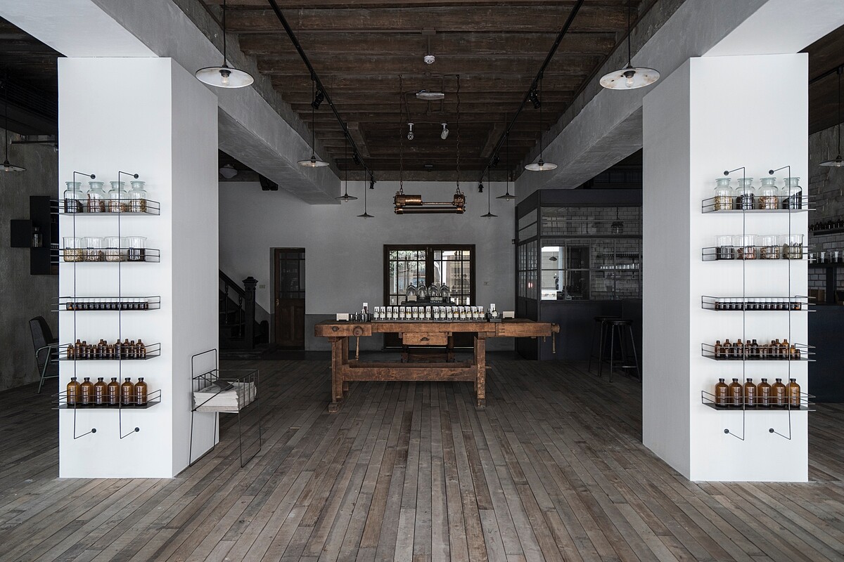 Le Labo台南五福形象店一樓。