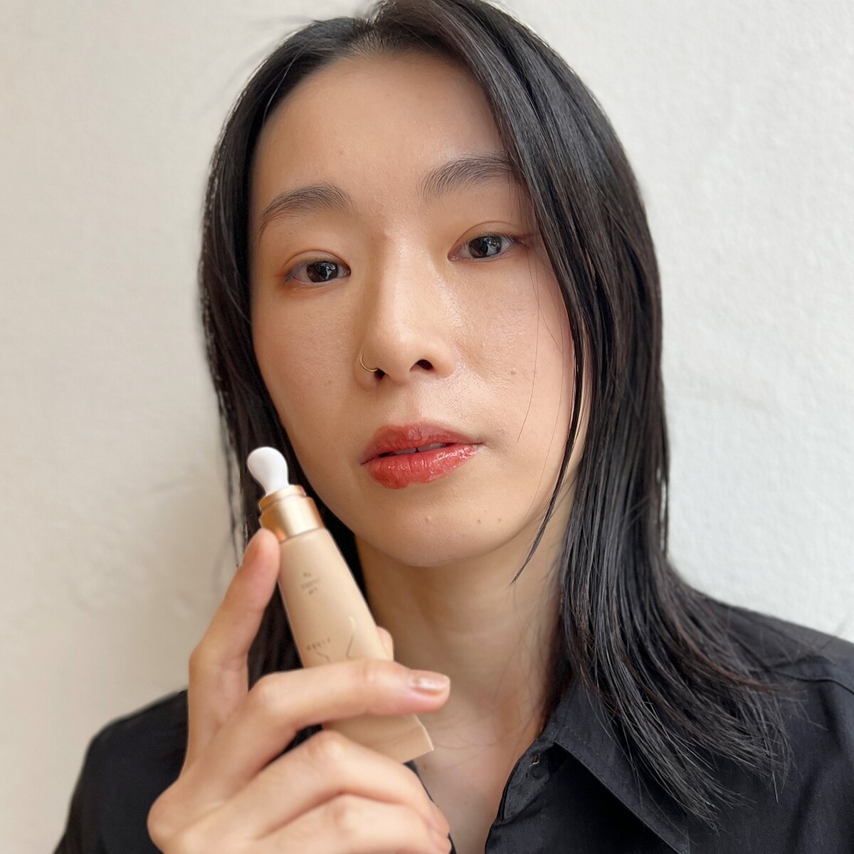 rihka lip gloss唇蜜(#toffee)模特兒實擦。