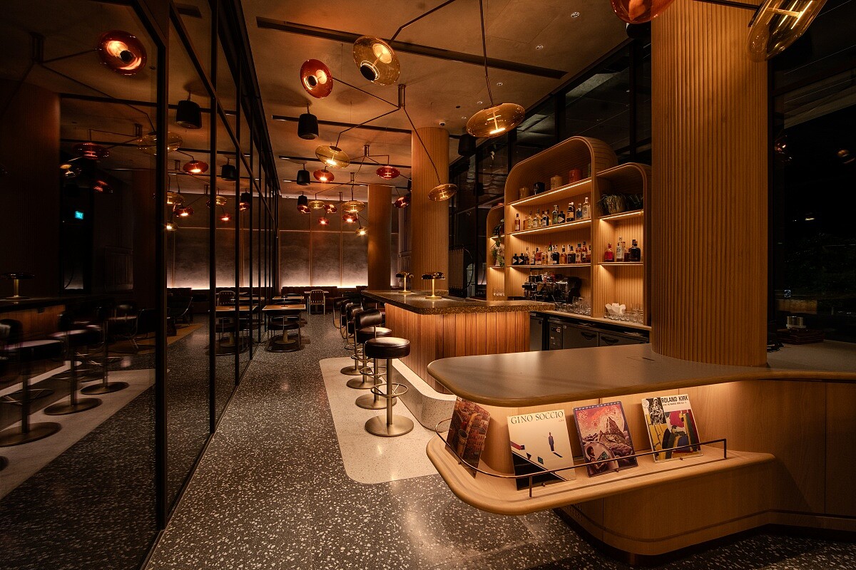 「Caf&eacute; Standard」。