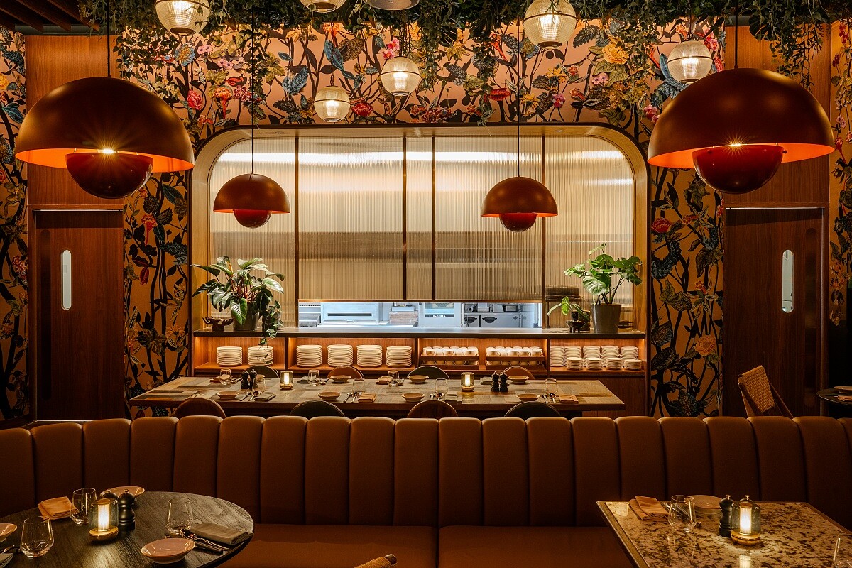 藝術壁紙為空間提路華麗元素。