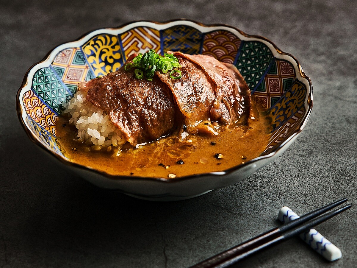 「特製咖哩飯」。