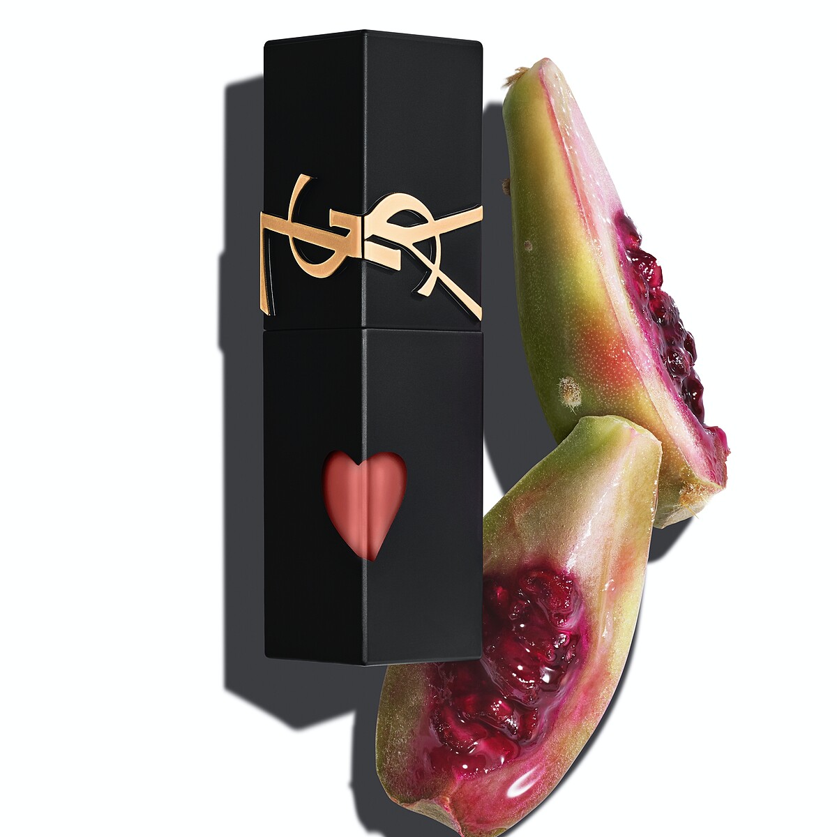 YSL奢華印記鎖吻霧唇釉擁有保濕滋潤的仙人掌果精粹成份。