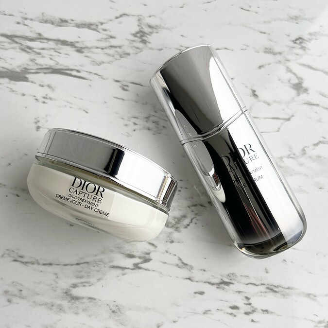 Dior迪奧逆時活氧膠原精華30ml，NT4,300、50ml，NT5,800、75ml，NT6,950。逆時活氧膠原霜50ml，NT4,300、填裝瓶50ml，NT3,650