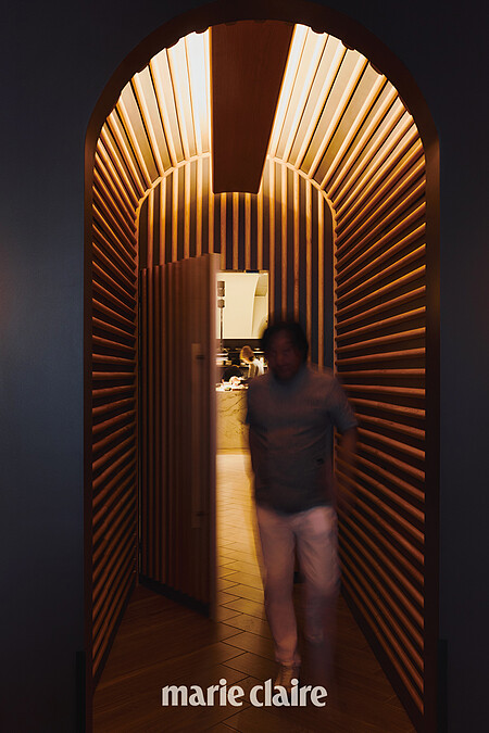 SHIA,源自韓文的「種子」(씨앗/Ssiat)。