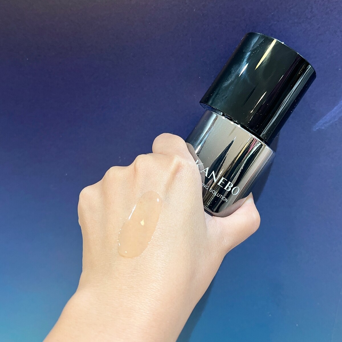 KANEBO肌底調和循環精華質地示意。