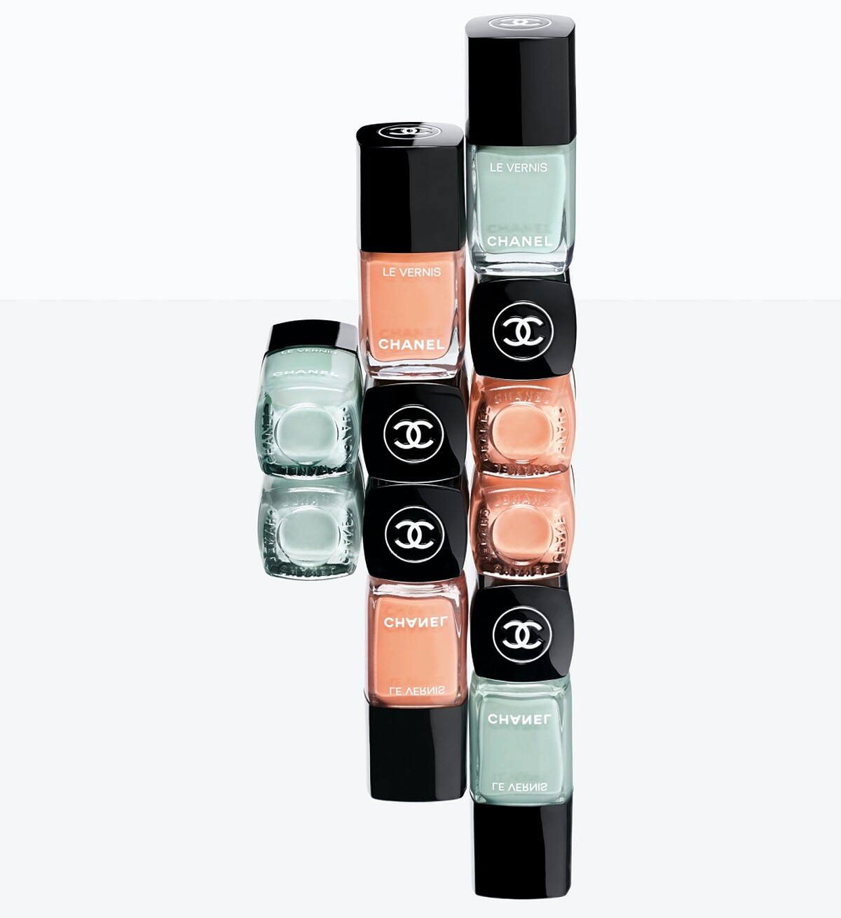 香奈兒2025春妝時尚釉光指甲油(共2色)，NT1,100