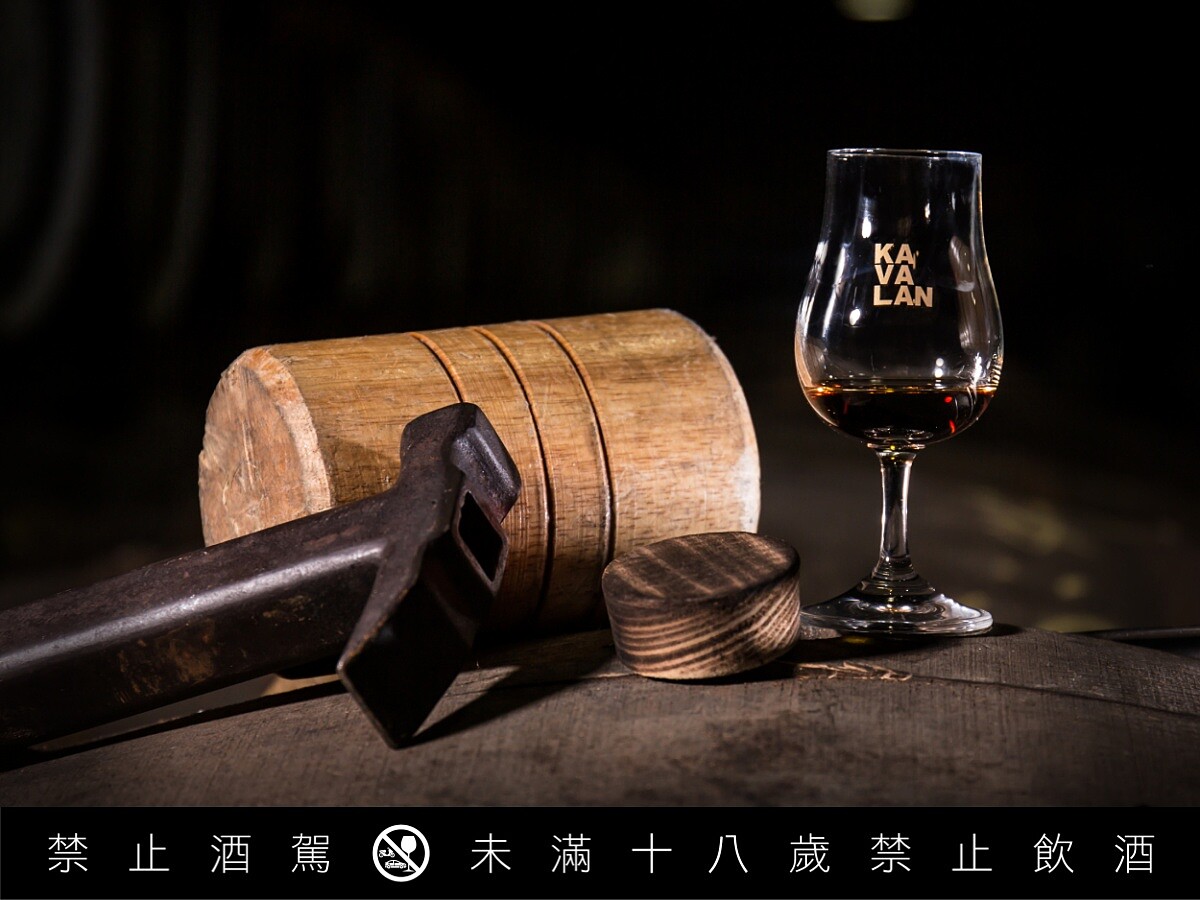 透過 S.T.R. 橡木桶工藝，強化威士忌的風味層次。