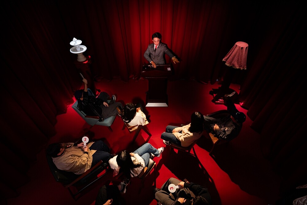 Rofen&rsquo;s珞凡氏與驚喜製造攜手推出的沉浸式體驗《Flow me to the Dawn 旭日光廊》的珞凡氏拍賣會。