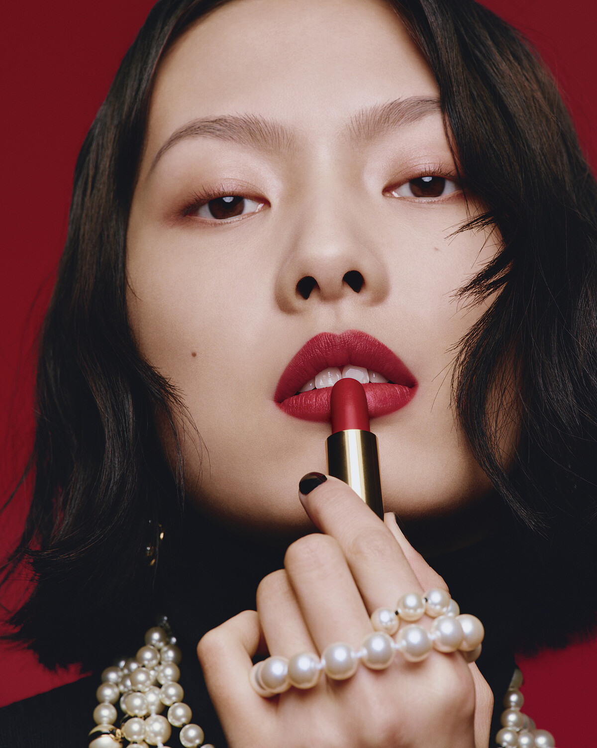 CHANEL香奈兒超炫耀的絲絨唇膏珍珠限定版情境照。