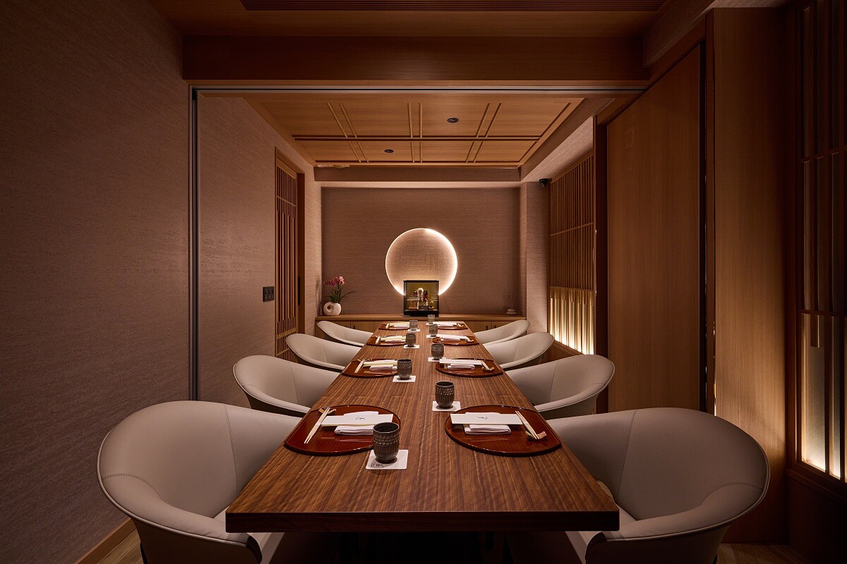 附設兩間容納4人包廂空間。