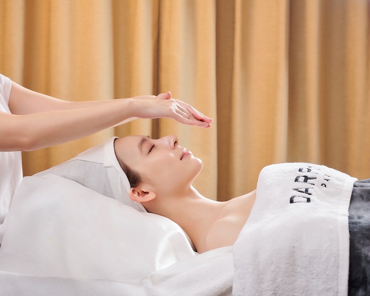 DARPHIN 2025深海逆時護膚饗宴情境圖。