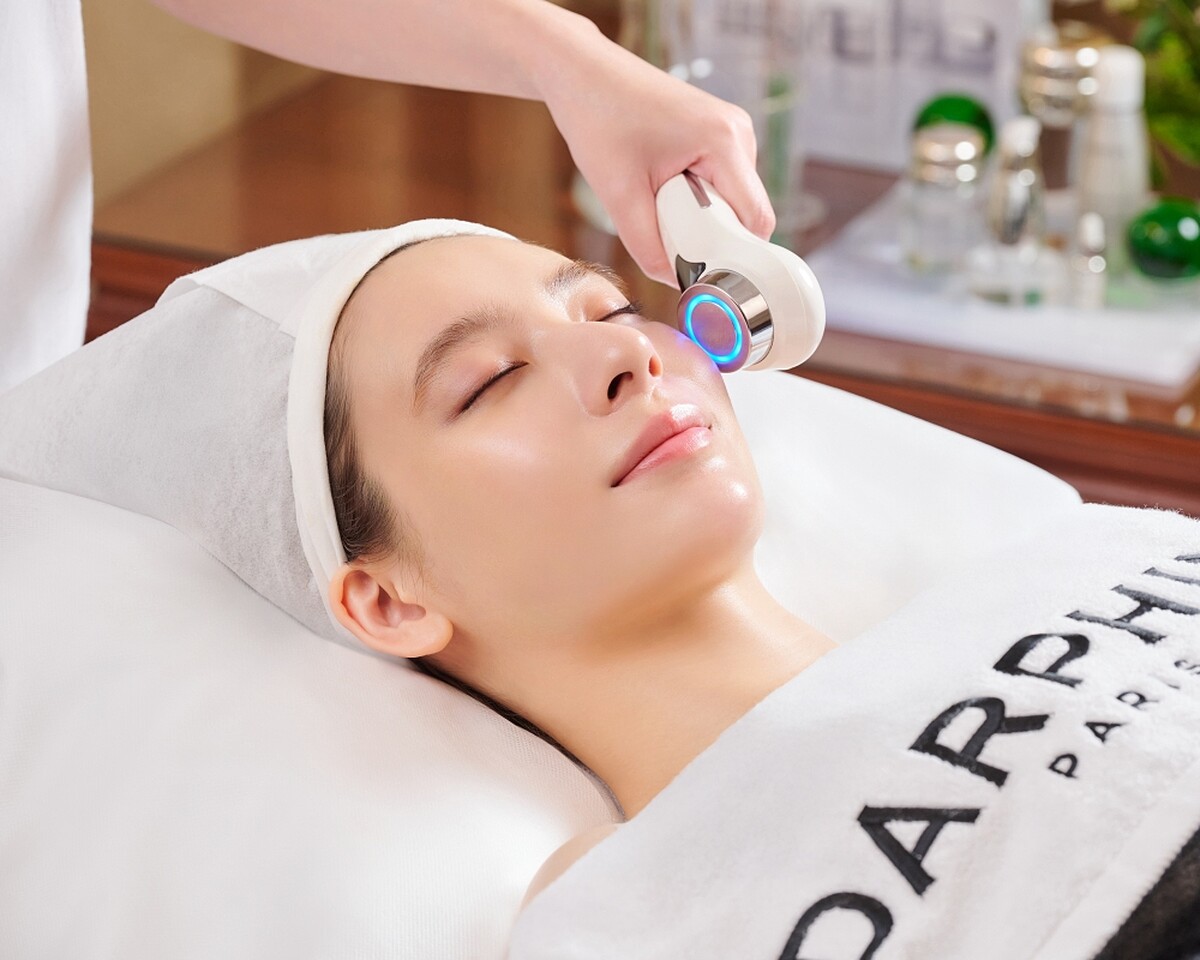 DARPHIN 2025深海逆時護膚饗宴情境圖。