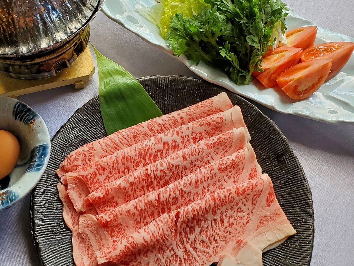 提供那須牛火鍋。