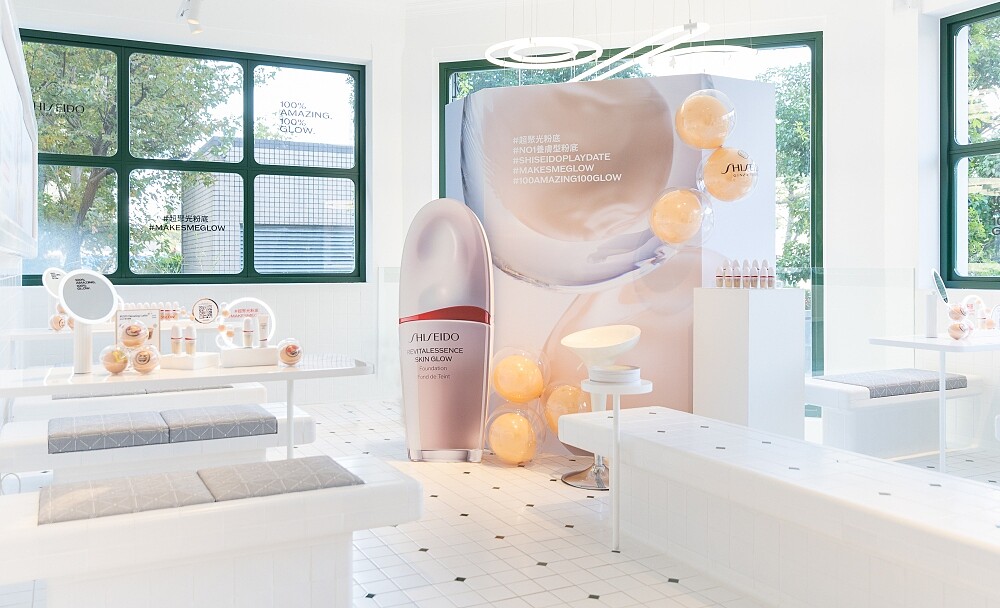 資生堂攜手% ARABICA中山旗艦店打造時髦「SHIESEIDO PLAYDATE」快閃店，還推出期間限定「#220聚光拿鐵」。