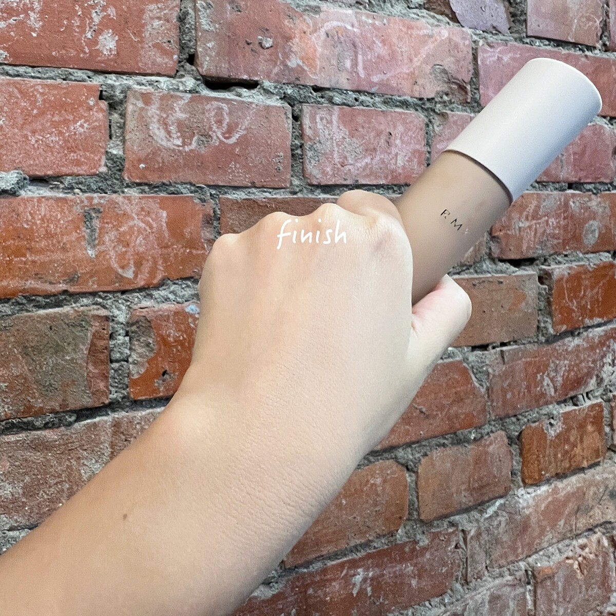RMK經典液狀粉霜EX SPF12/PA++使用後示意。