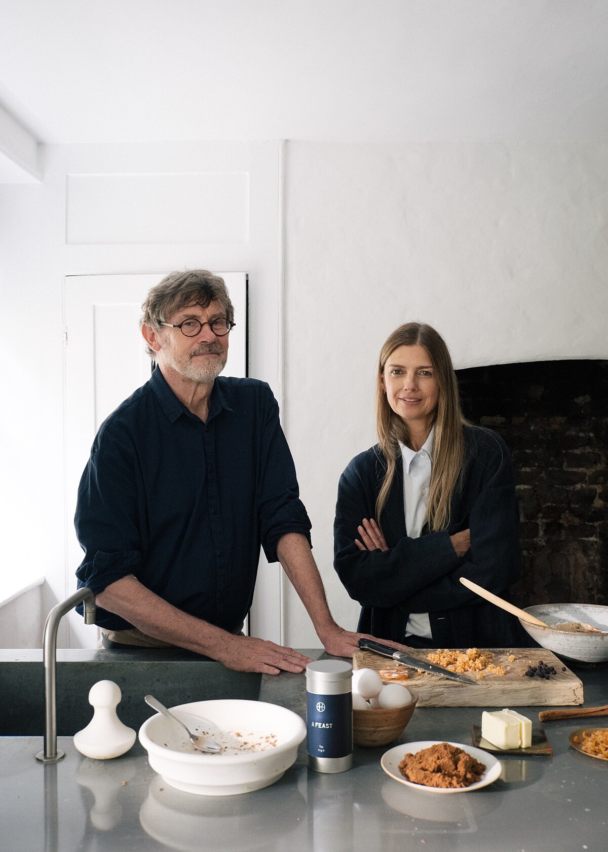 英國著名美食作家 Nigel Slater 與小眾香氛品牌 Perfumer H 創辦人 Lyn Harris 。