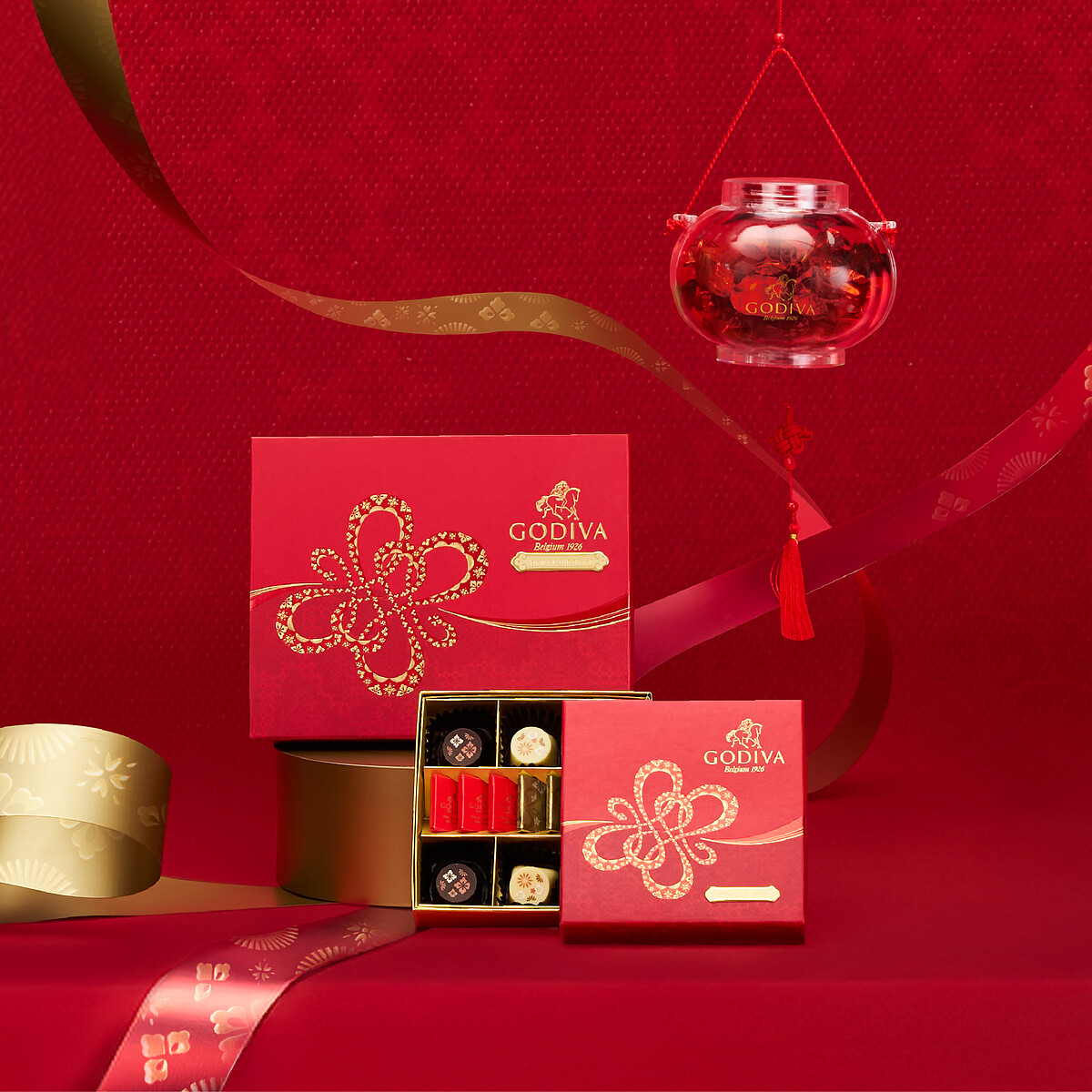 新年燈籠G Cube松露造型巧克力禮盒(18顆裝)，NT$1,680、新年綜合巧克力禮盒(12顆裝、20顆裝)，各NT$1,580、NT$2,680。