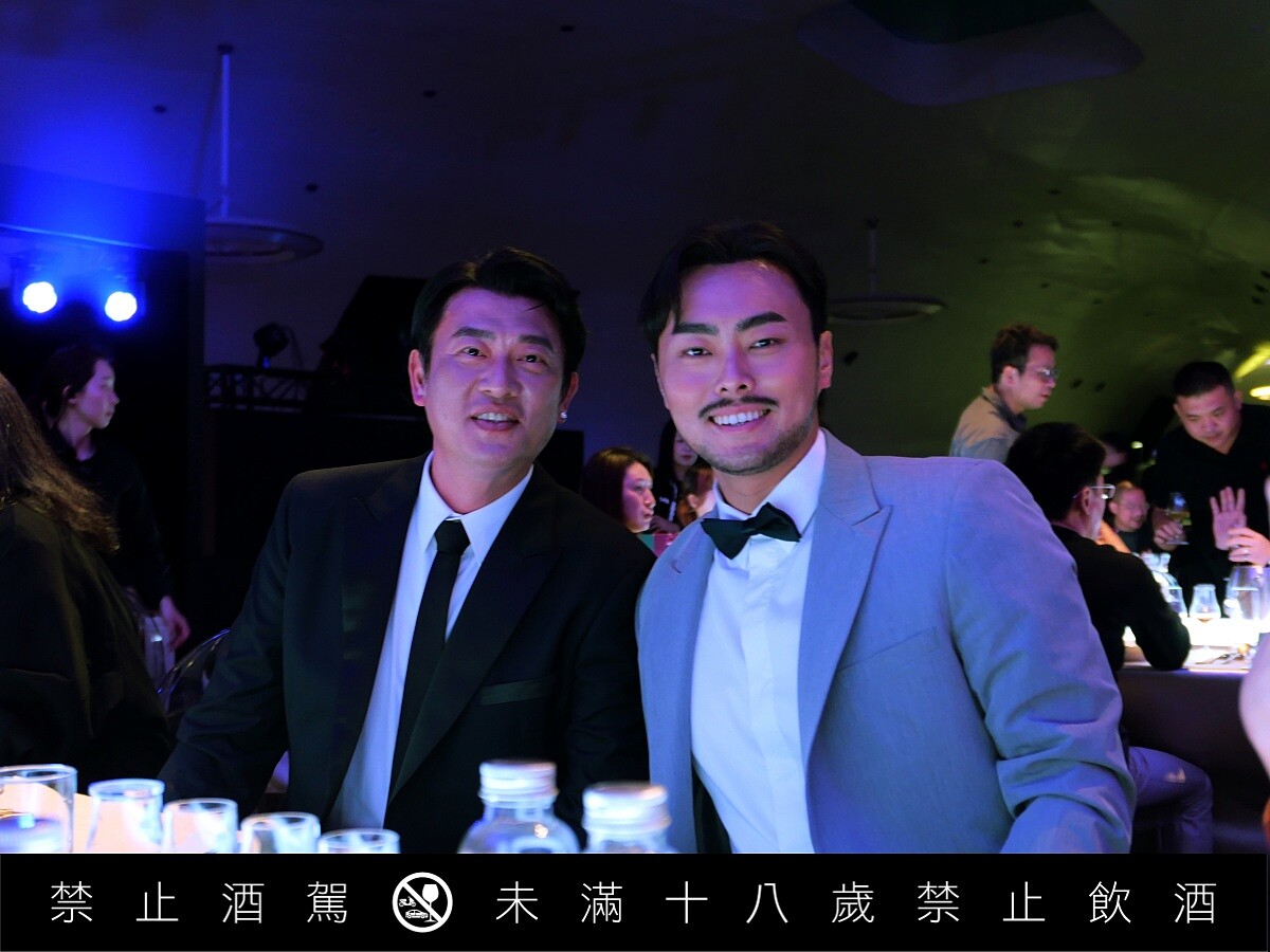 投手教練王建民與當家捕手林家正。