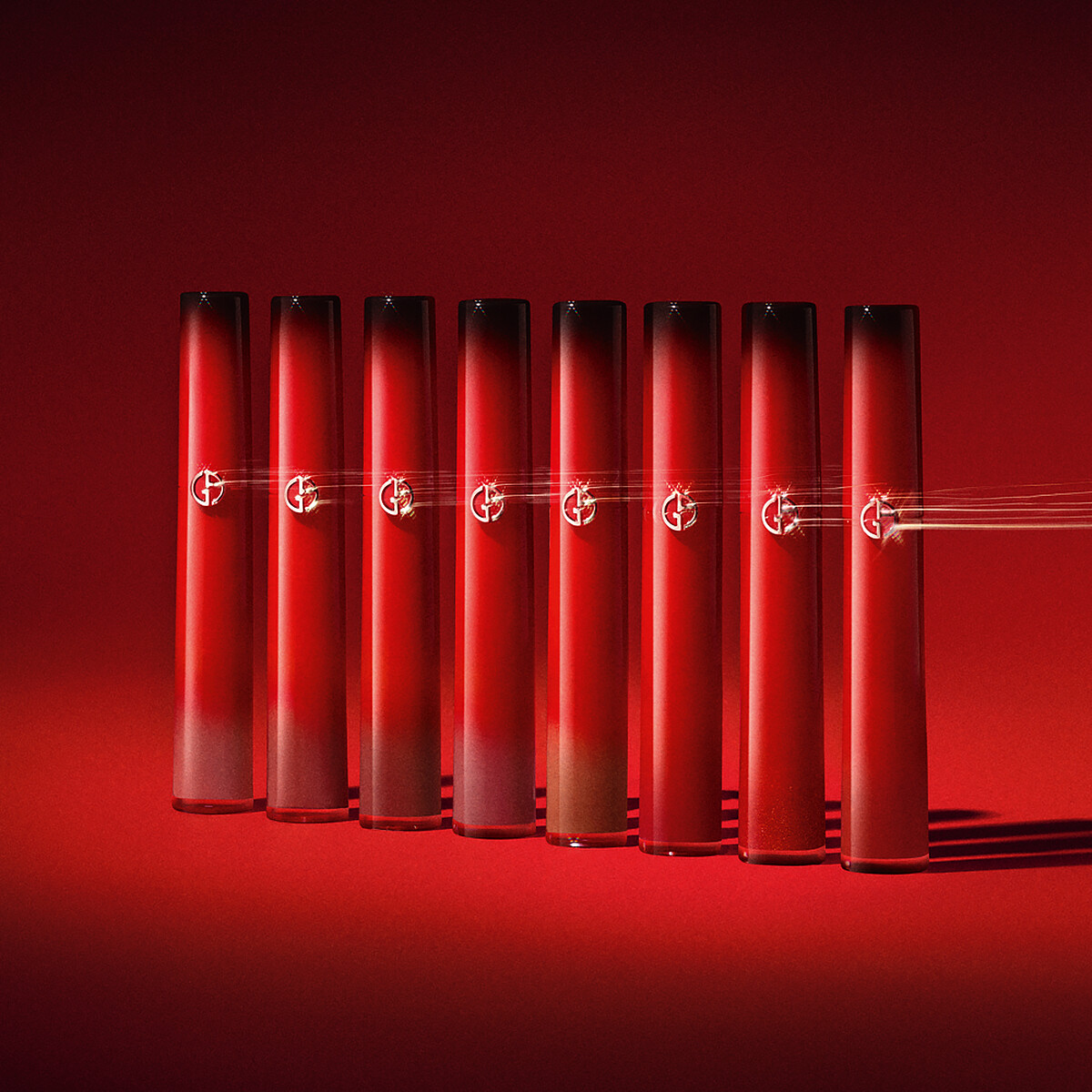 Armani Beauty亞曼尼25週年限定系列中，完美絲絨訂製唇萃形象圖。