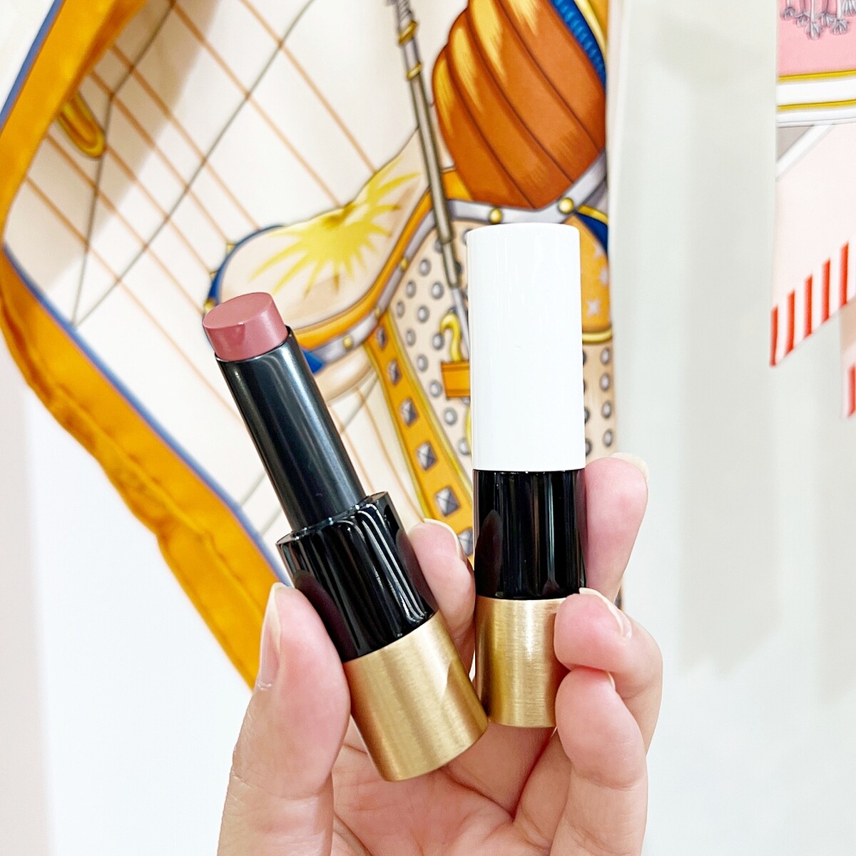 Hermes Rouge Brillant Silky愛馬仕絲柔亮澤唇膏推薦色#12、#21手部試色。