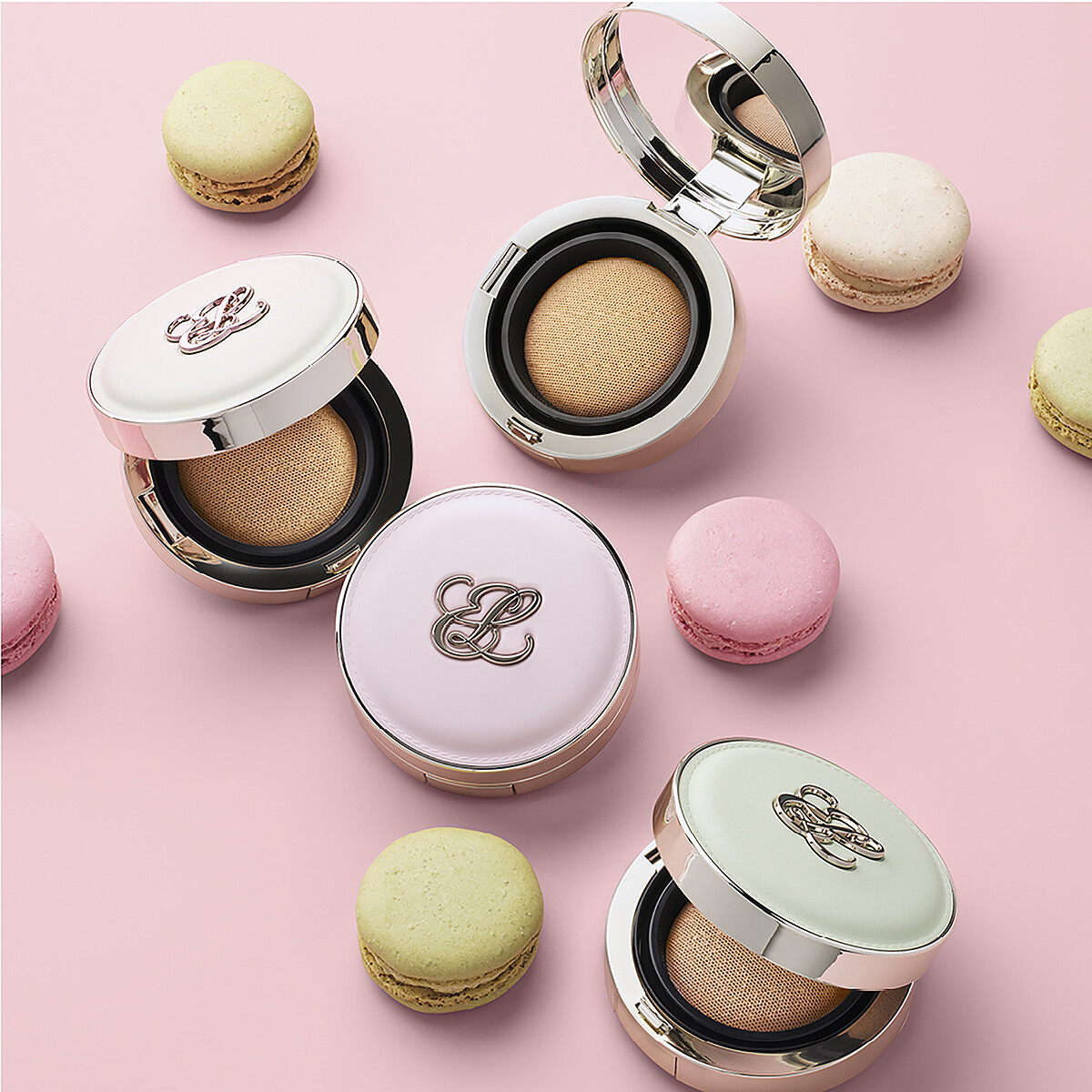 雅詩蘭黛粉持久天生美肌氣墊粉餅SPF25/PA+++(#1W1)Ladur&eacute;e聯名款-浪漫開心果、愛玫心動，一盒兩蕊NT2,900