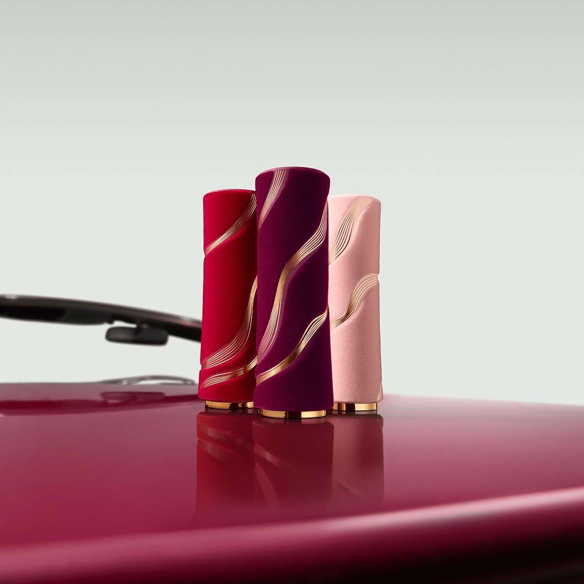 蘭蔻絕對完美唇膏絲絨霧感2025情人節限定版(共3色)，NT1,480