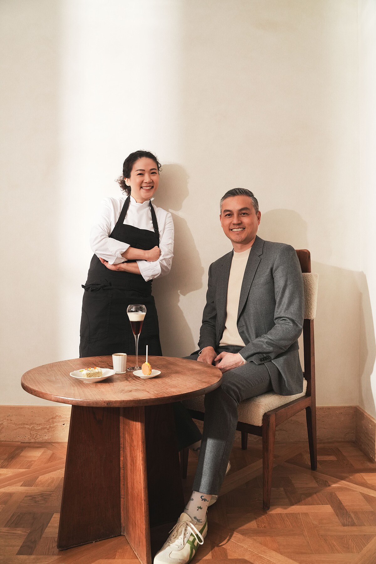 賴思瑩 Angela Lai （左）BEMO Caf&eacute; 創辦人曾仲銘（右）