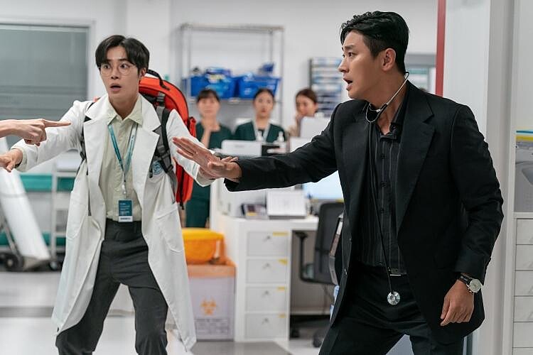 《外傷重症中心》秋英宇 朱智勛 Photo/ Netflix