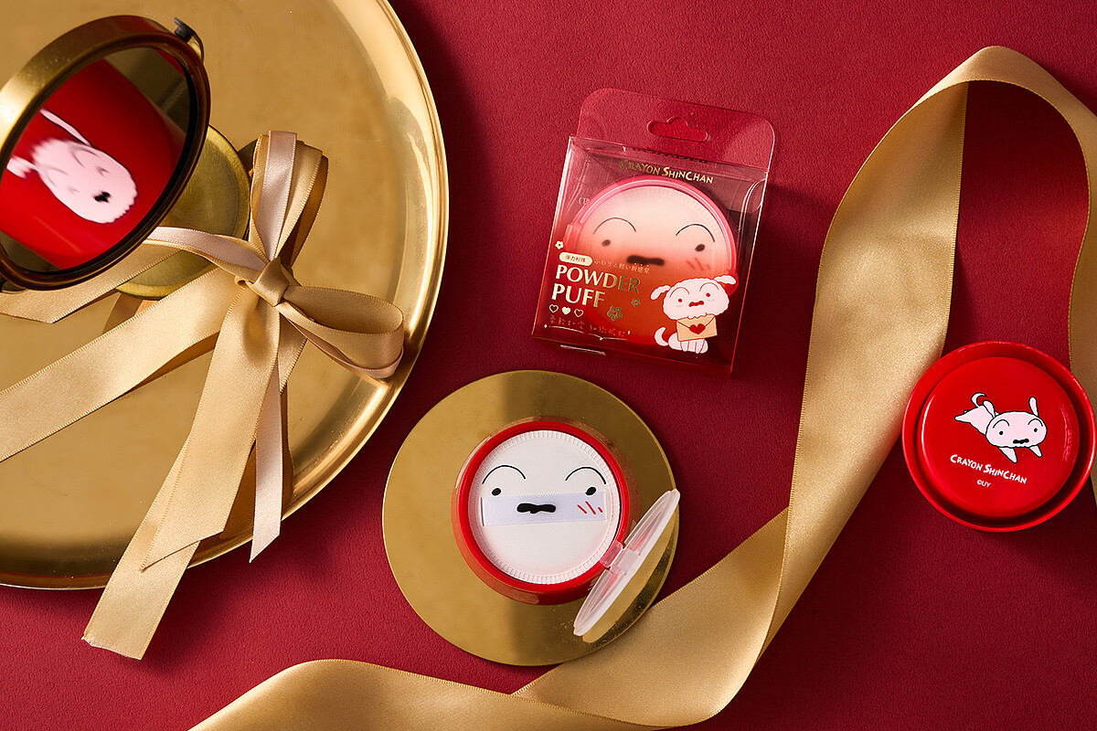 小白舒芙蕾粉撲新年限定紅色版好運來襲,全台屈臣氏獨家開賣(Photo/SUNFRIEND MOUTH)。