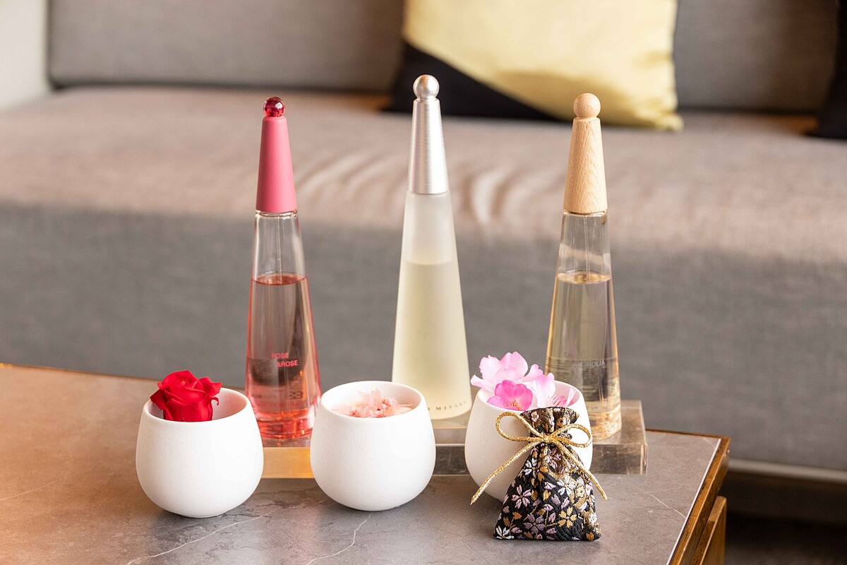 資生堂極上御藏YUTAKA護膚 X 三宅一生。融合日本香道與織藝美學，極致呵護肌膚與身心。