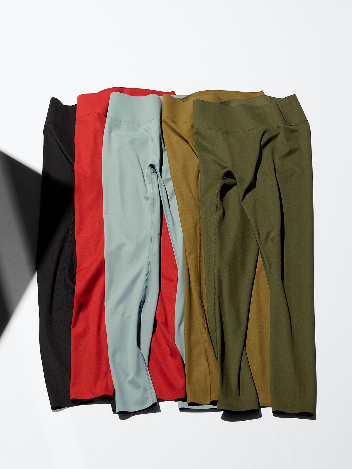 Active 緊身褲,NT$990。