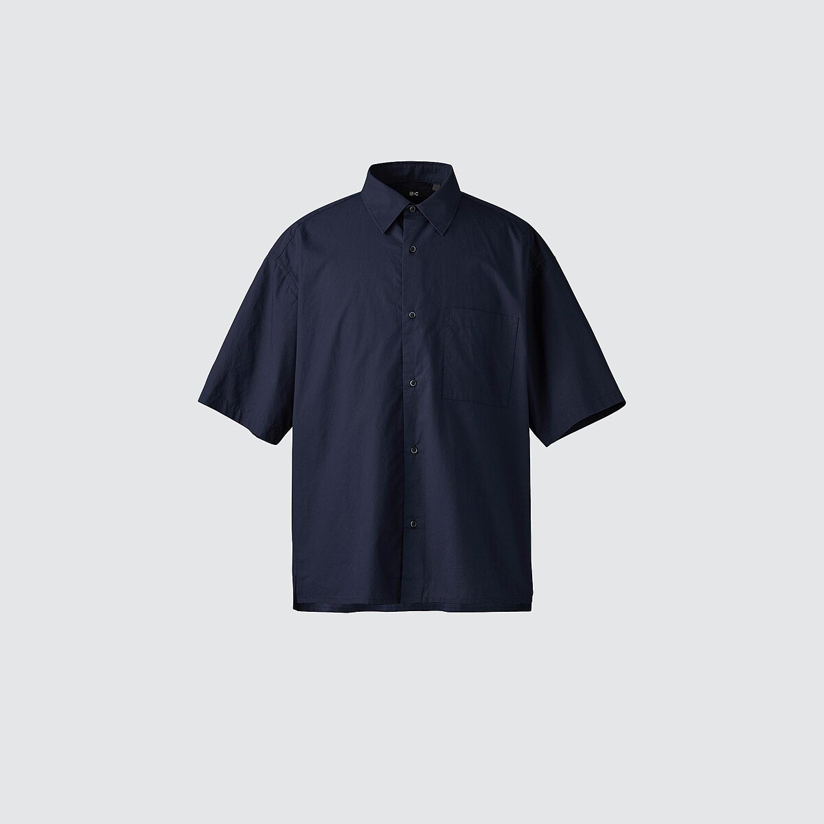 府綢寬版襯衫,NT$990。