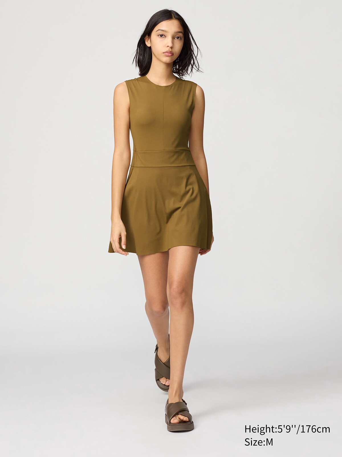 運動連身,NT$1290。