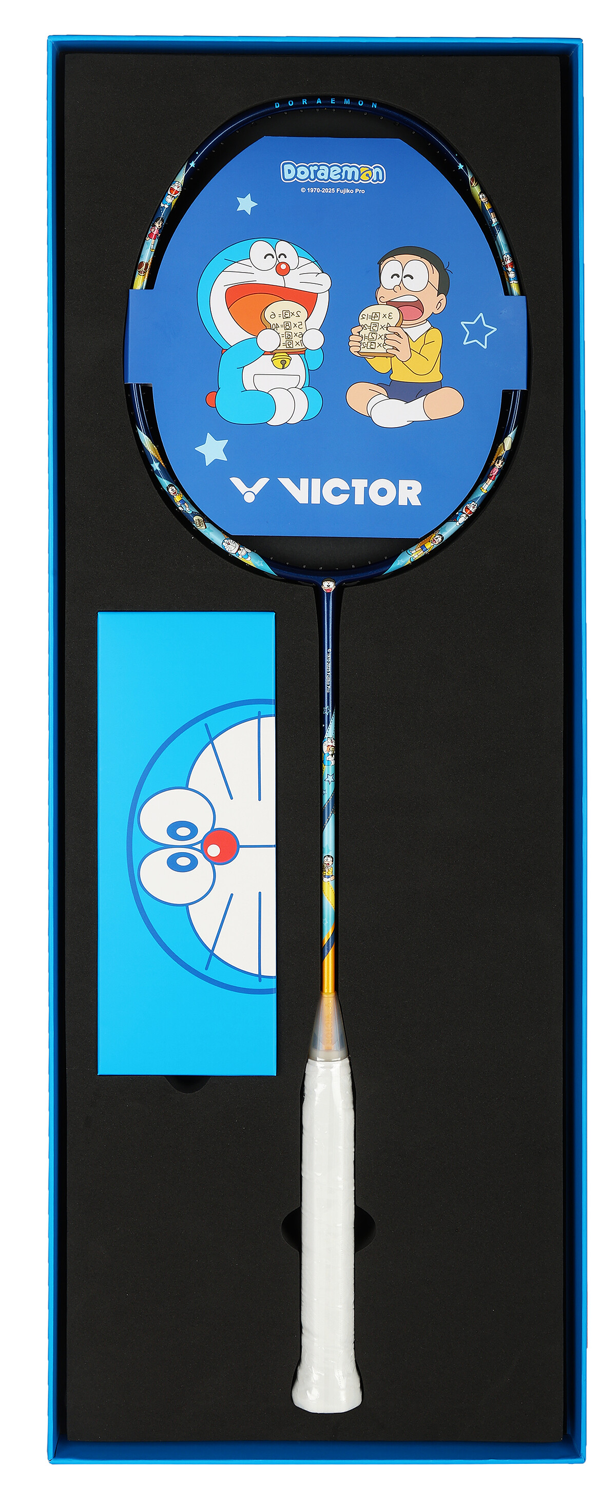 VICTOR 哆啦A夢限定系列 對拍禮盒_DRM SET B普魯士藍_售價$7,000