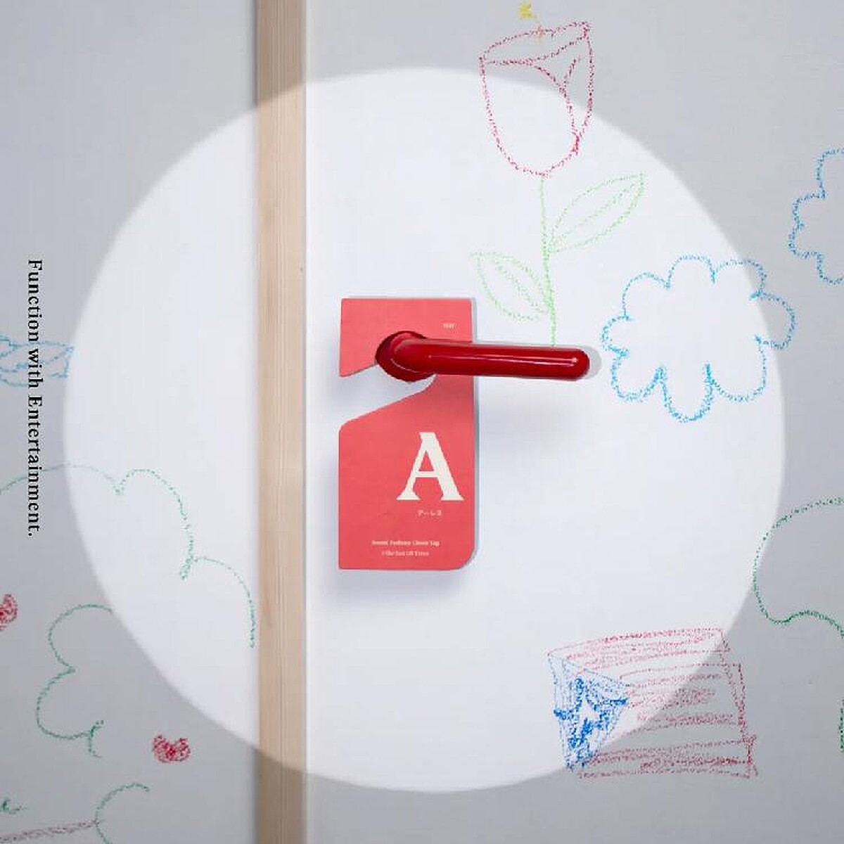 AHRES聲韻淡香精衣物香氛卡。